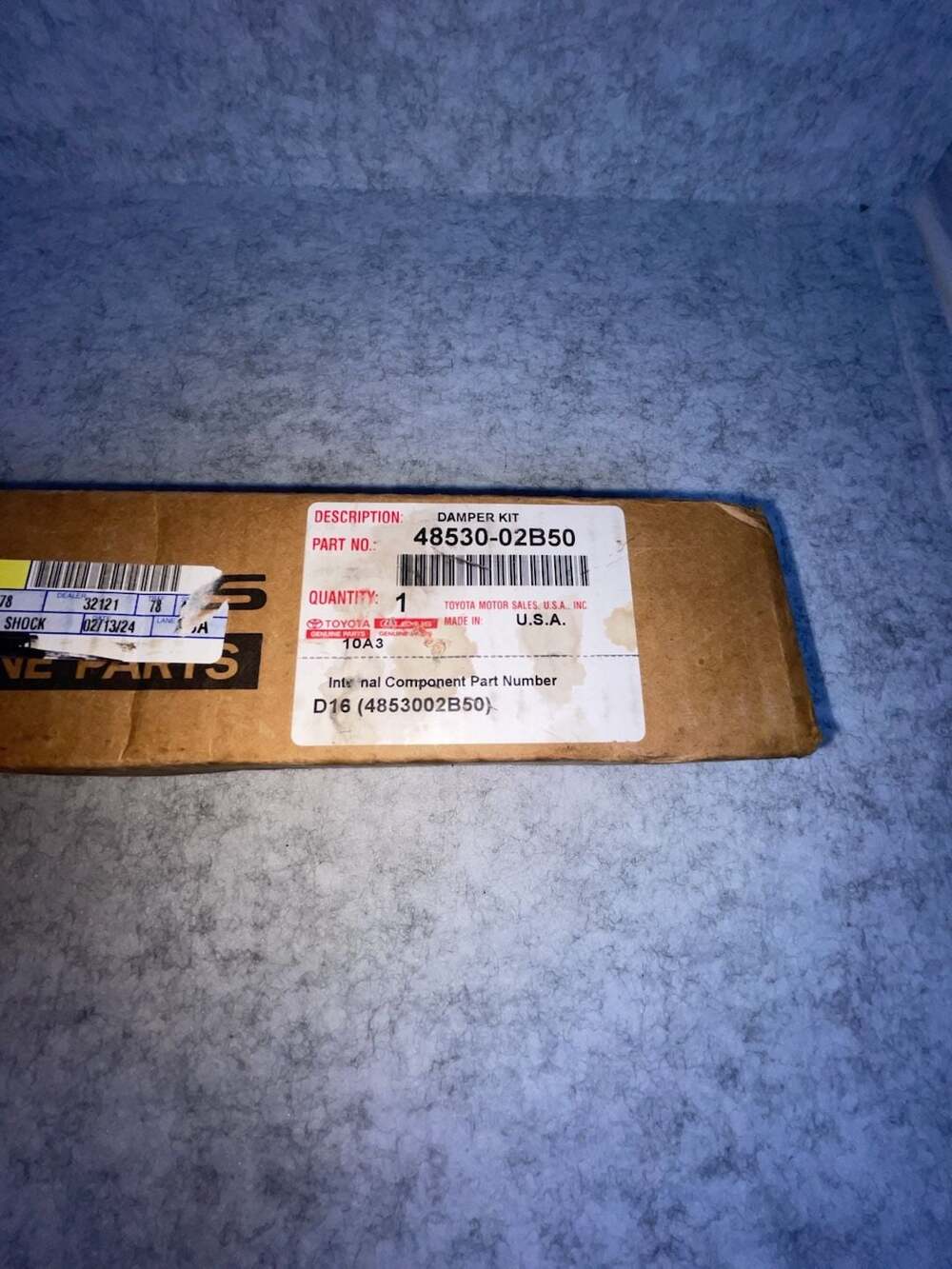 Toyota Genuine Rear Shock Absorber Damper Kit 48530-02B50 box damage only part i